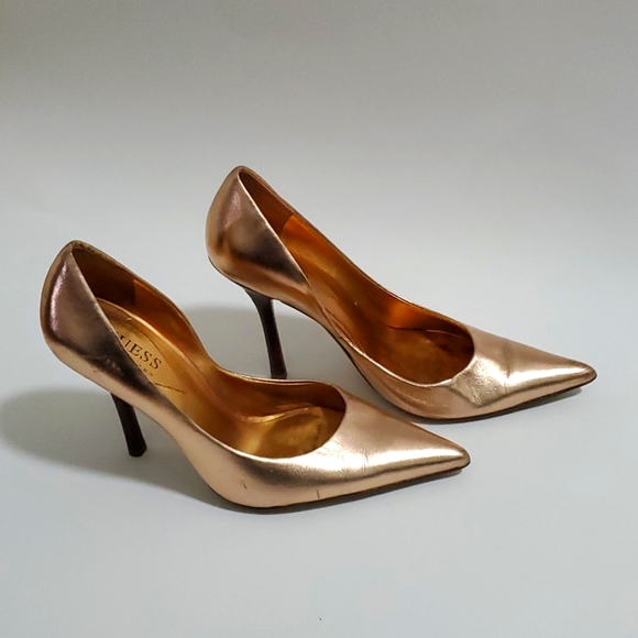 GUESS Rose Gold Pumps - Picture 1 of 6